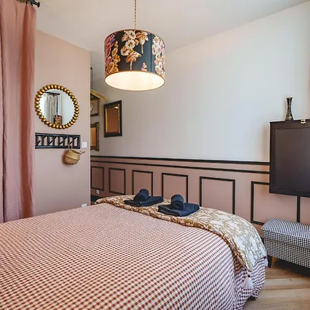 別荘 La Maison Dambre-Jacuzzi-Sauna-Clim-4Chambres *