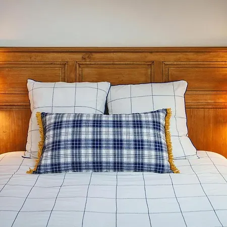 La Maison Dambre-jacuzzi-sauna-clim-4chambres Nyaraló