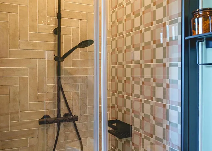 La Maison D'ambre - Jacuzzi - Sauna- Clim Hébergement de vacances Saumur